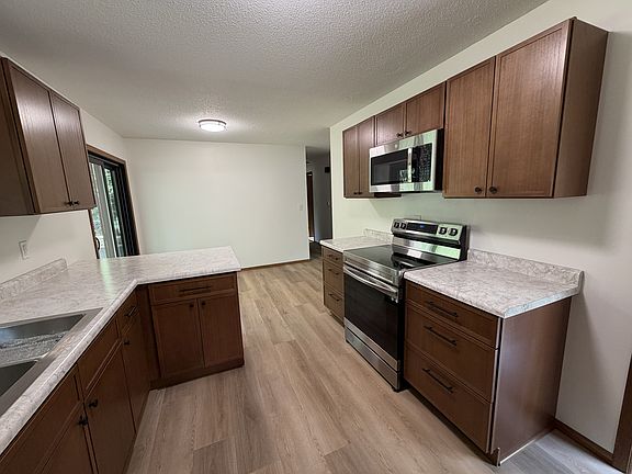 5th image of 3804 S Holbrook Ave