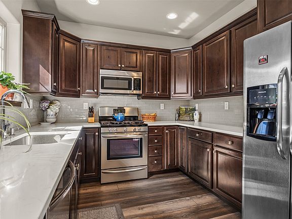 4th image of 455 Willett Heights Court