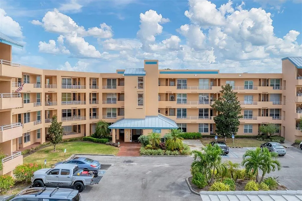 2 bed, 2.0 bath, 1256 sqft, $2,000 — Photo 4