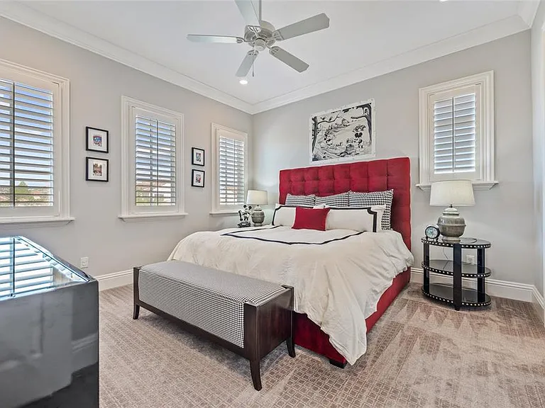 10243 Mattraw Pl — Photo 32