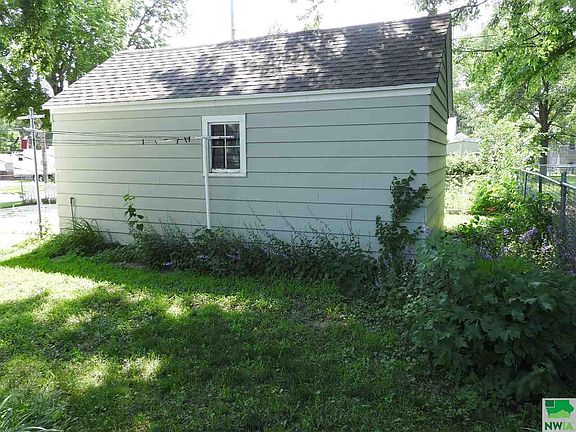 5th image of 2545 S Martha St