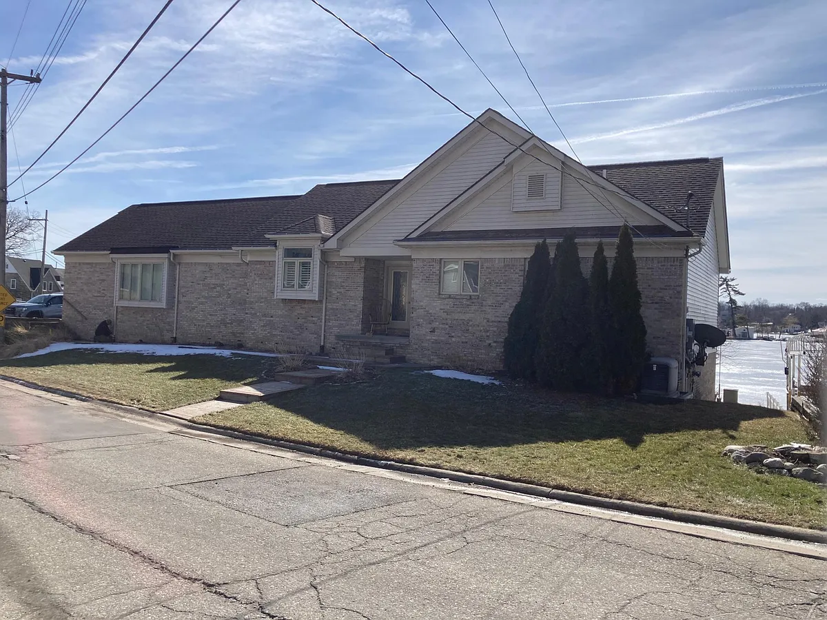 Building Photo - 166 Highland Ave