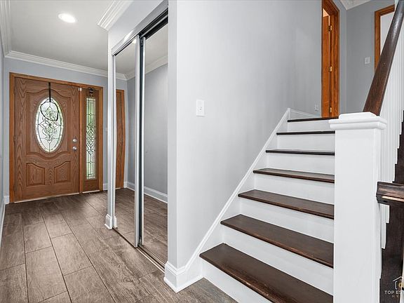 5th image of 321 Hickory Ln