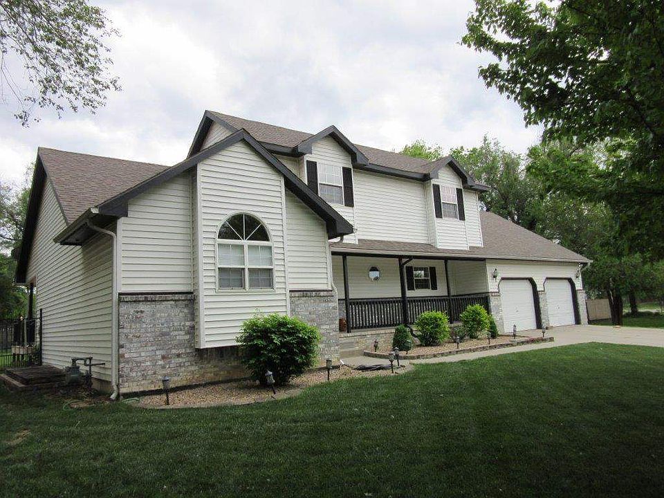 1st image of 403 E Country Hills Dr