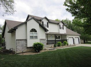403 E Country Hills Dr, Augusta, KS 67010