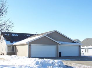 509-511 Shugart St, Beatrice, NE 68310