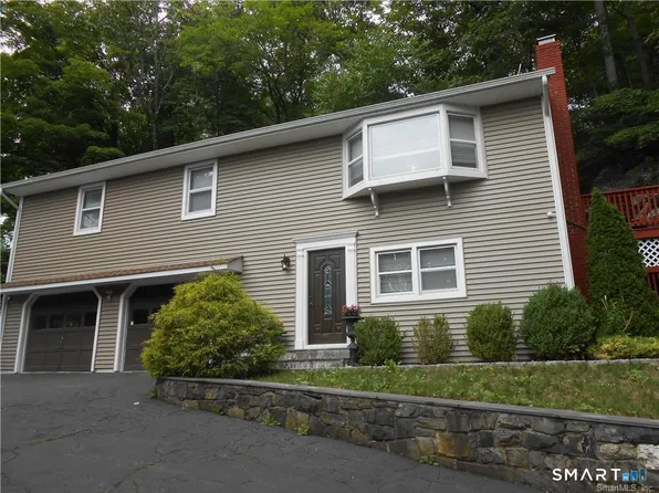 63 E Rocks Rd, Norwalk, CT 06851