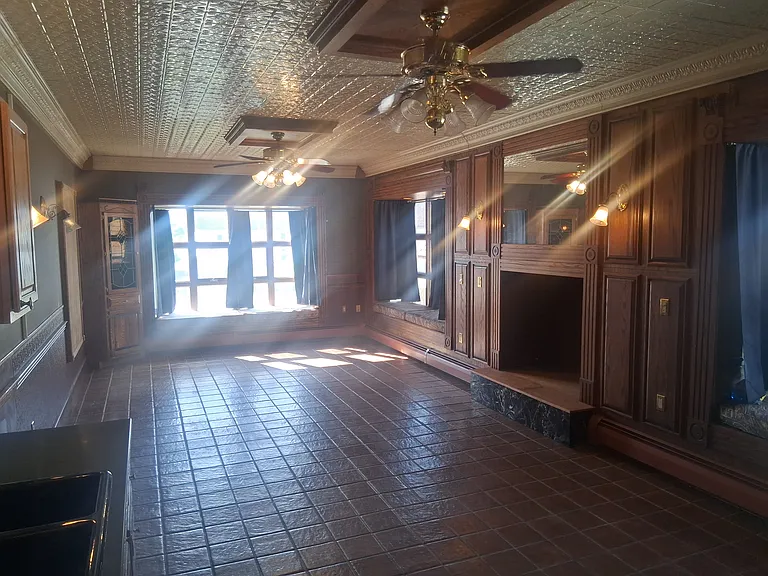 1 Rowhouse Ln #1R — Photo 8