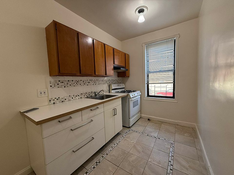1st image of 4816 30th Ave APT 1C