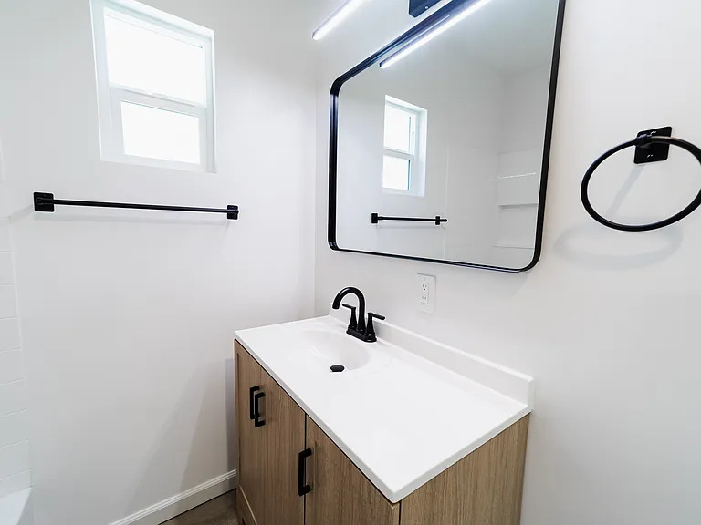 715 Acacia Ave — Photo 10