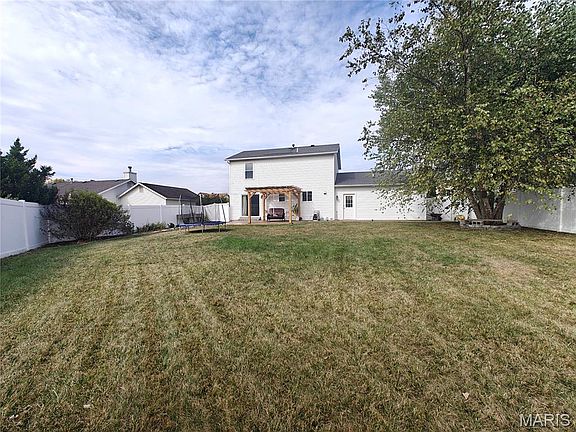 3rd image of 2726 Red Cedar Parc Dr S