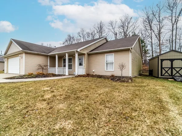 813 Thomas Dr, Angola, IN 46703