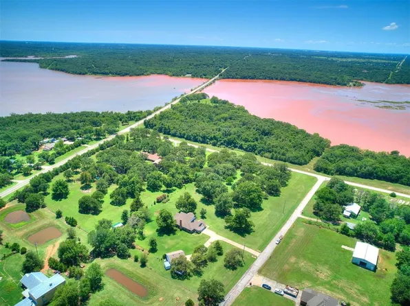 9800 Little River Dr, Norman, OK 73026