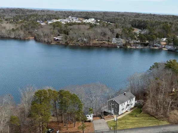 29 Eagle Hill Dr, Plymouth, MA 02360