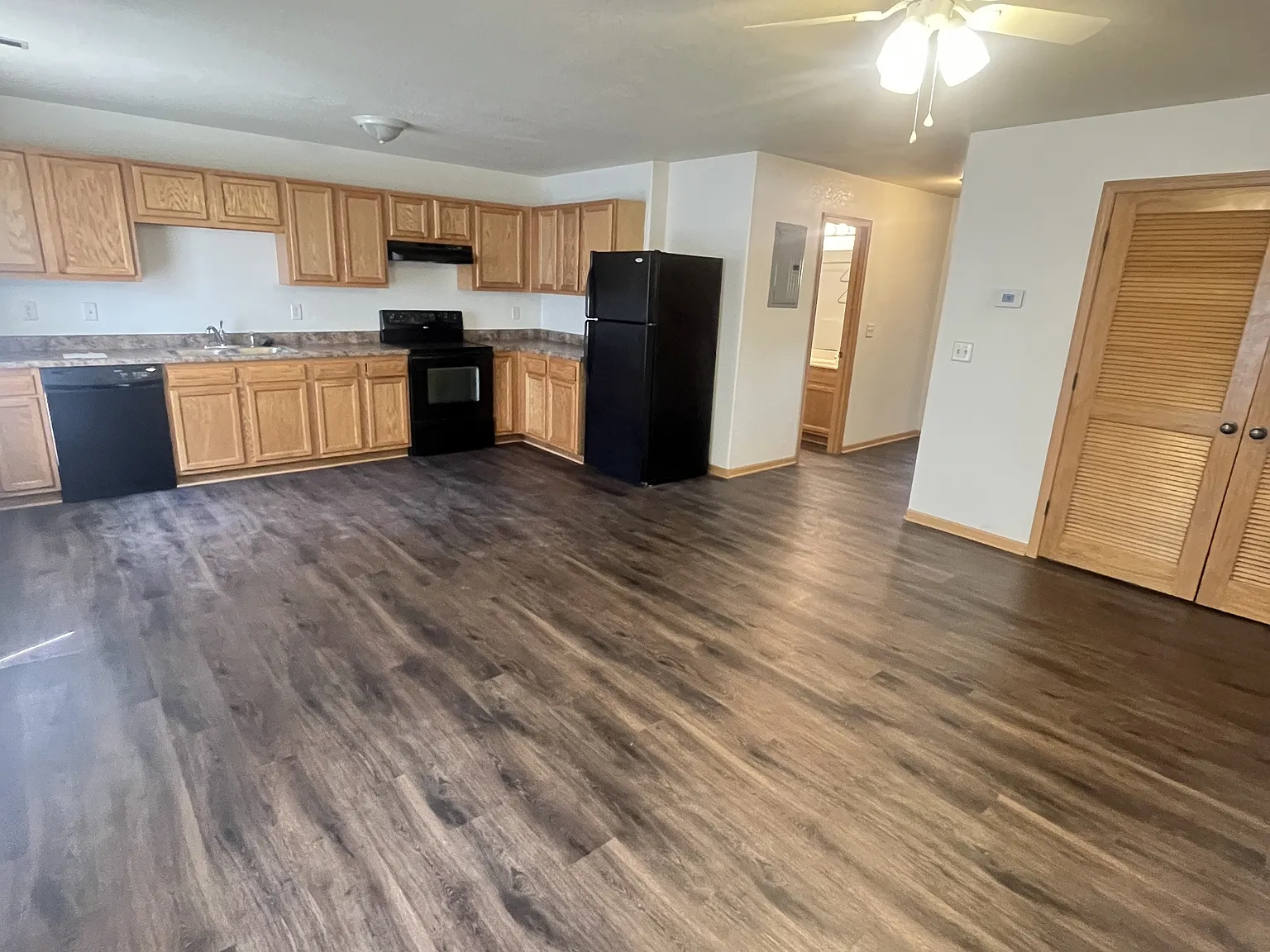 405 Broad Street - C — Photo 2