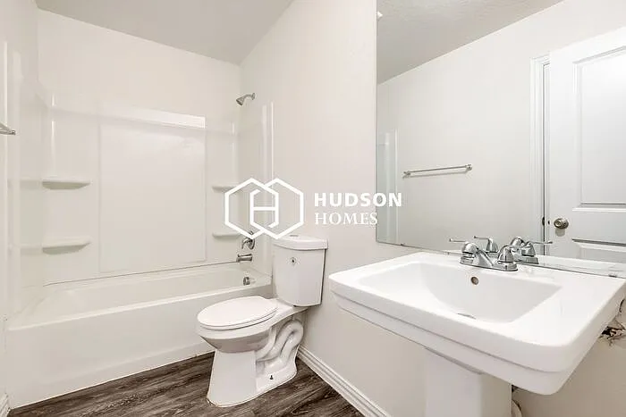 204 Coronado Ave — Photo 11