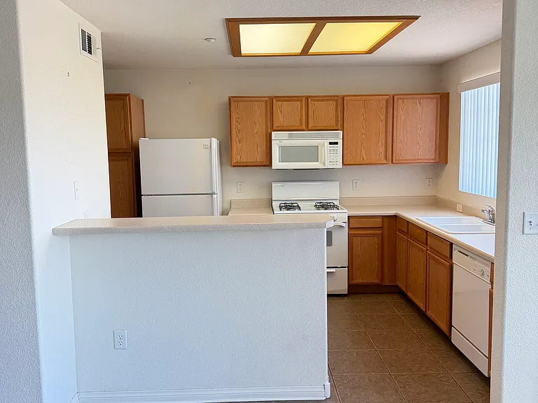 830 Carnegie St #1023 — Photo 6