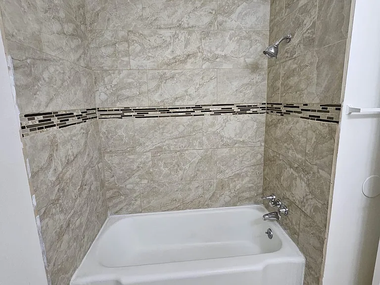 521 Palomas Dr SE #A — Photo 14