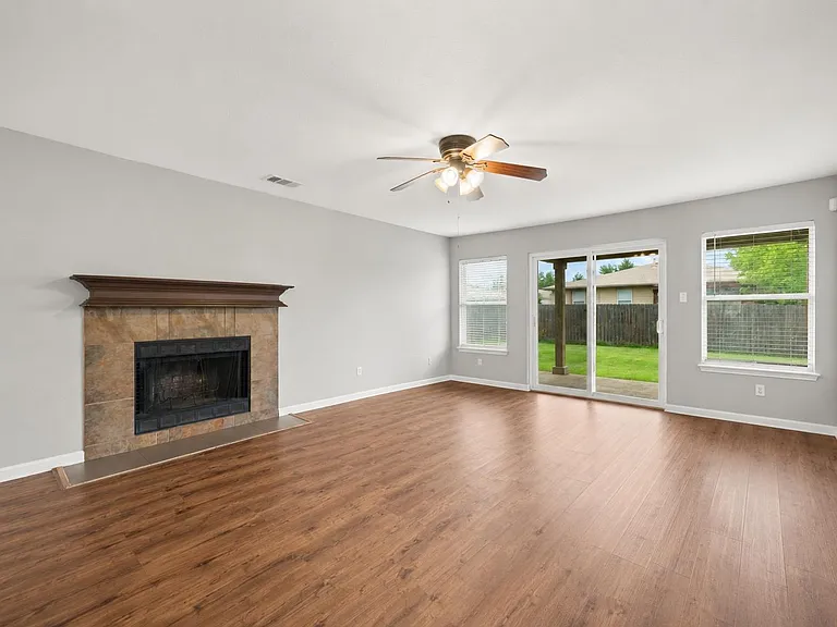 3800 Hickox Dr — Photo 12