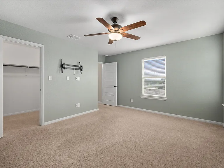101 Lambert St — Photo 19
