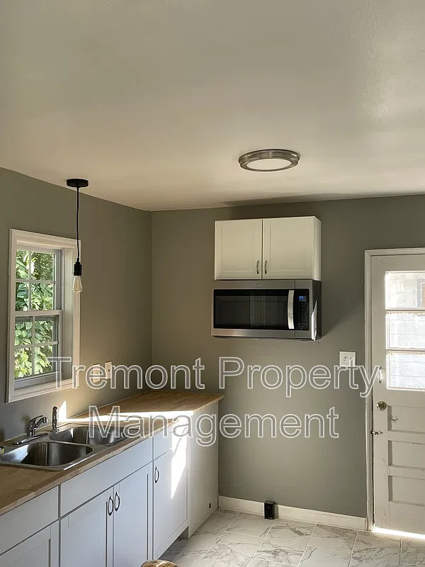 2 bed, 1.0 bath, $1,299 — Photo 3
