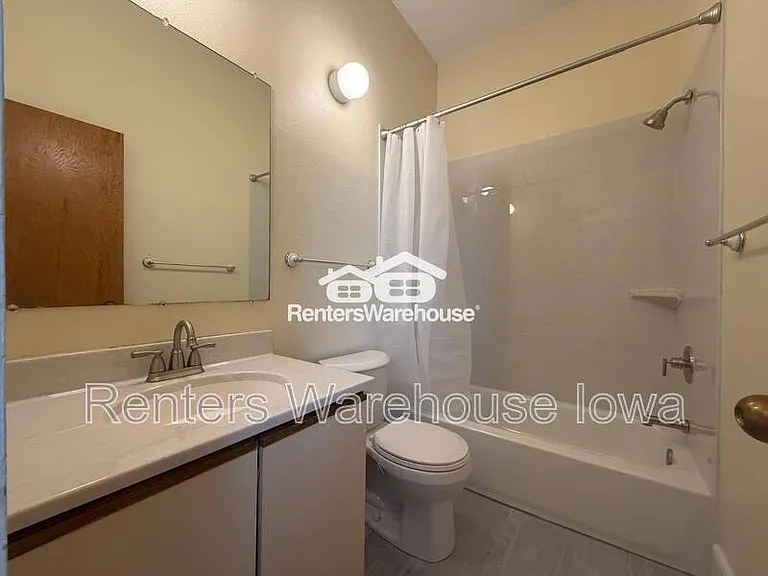 1215 25th St #1 — Photo 5