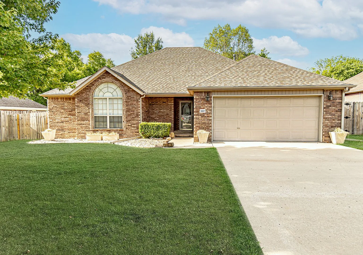 Classic Brick Home in Fayetteville! — Photo 1