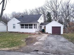 28 Indian Trl, Merrillville, IN 46410