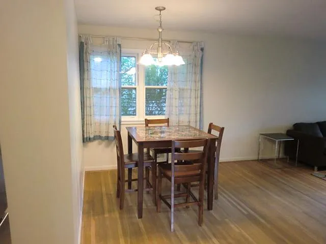 114 Rossiter Rd — Photo 4
