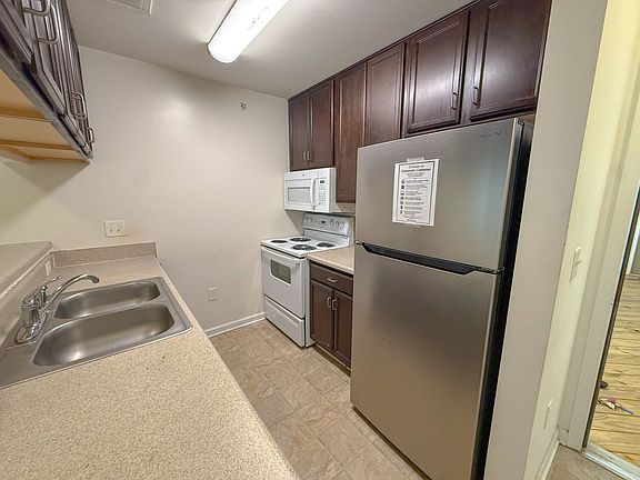 2nd image of 1501-302 Graduate Ln