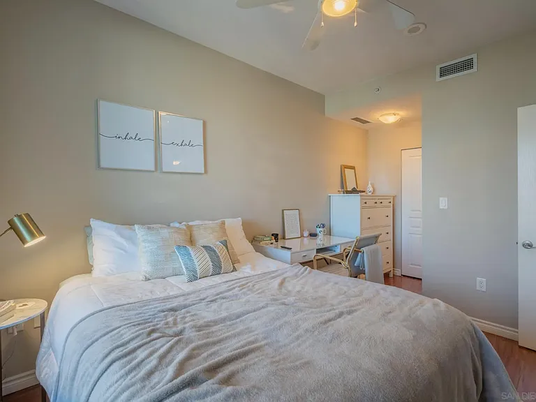300 W Beech St #1601 — Photo 13