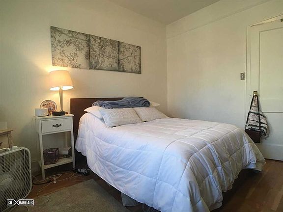 4th image of 3315 Crescent St APT 2F