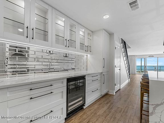 4th image of 510 N Ocean Ave #7