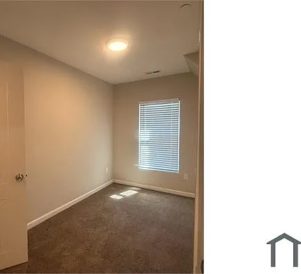 5 bed, 1352 sqft, $5,847 — Photo 3