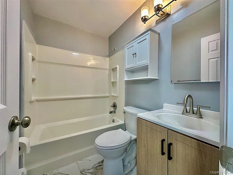 25 Lexington Hl #8 — Photo 7