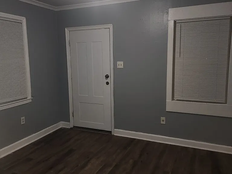 2418 Brooklyn Ave #1 — Photo 11