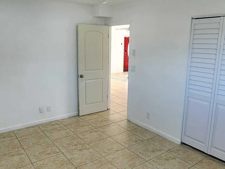 340 Walker Ave — Photo 5
