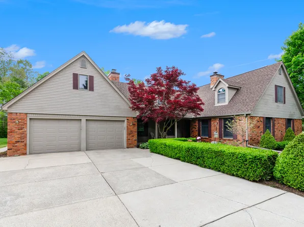 2842 High Winds Ln, Oakland, MI 48363