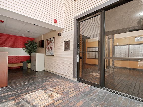 2nd image of 22100 Burbank Blvd Unit 343