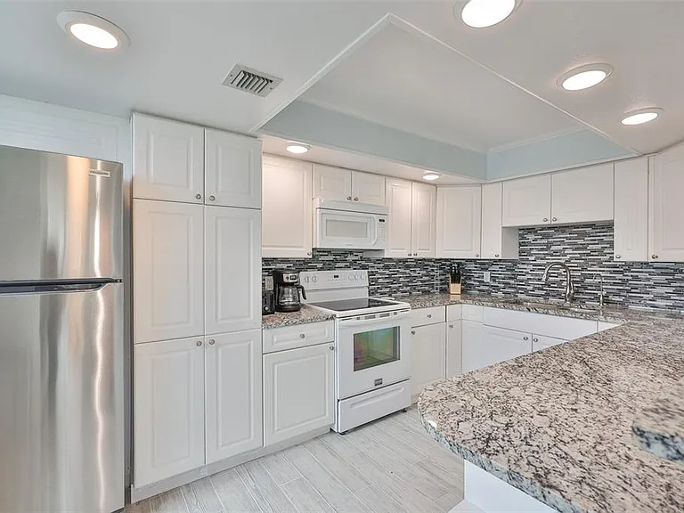 1400 Gulf Blvd #704 — Photo 11