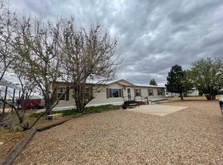 504 Walleye Pike Dr, Logan, NM 88426