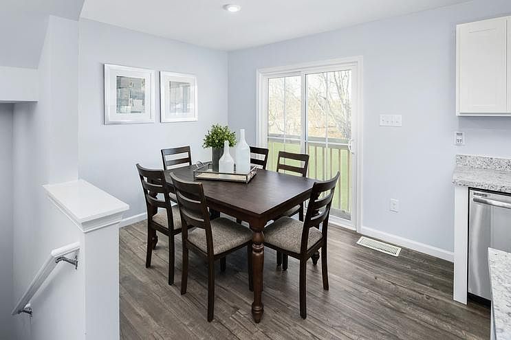 2nd image of 41 Foxwood Dr