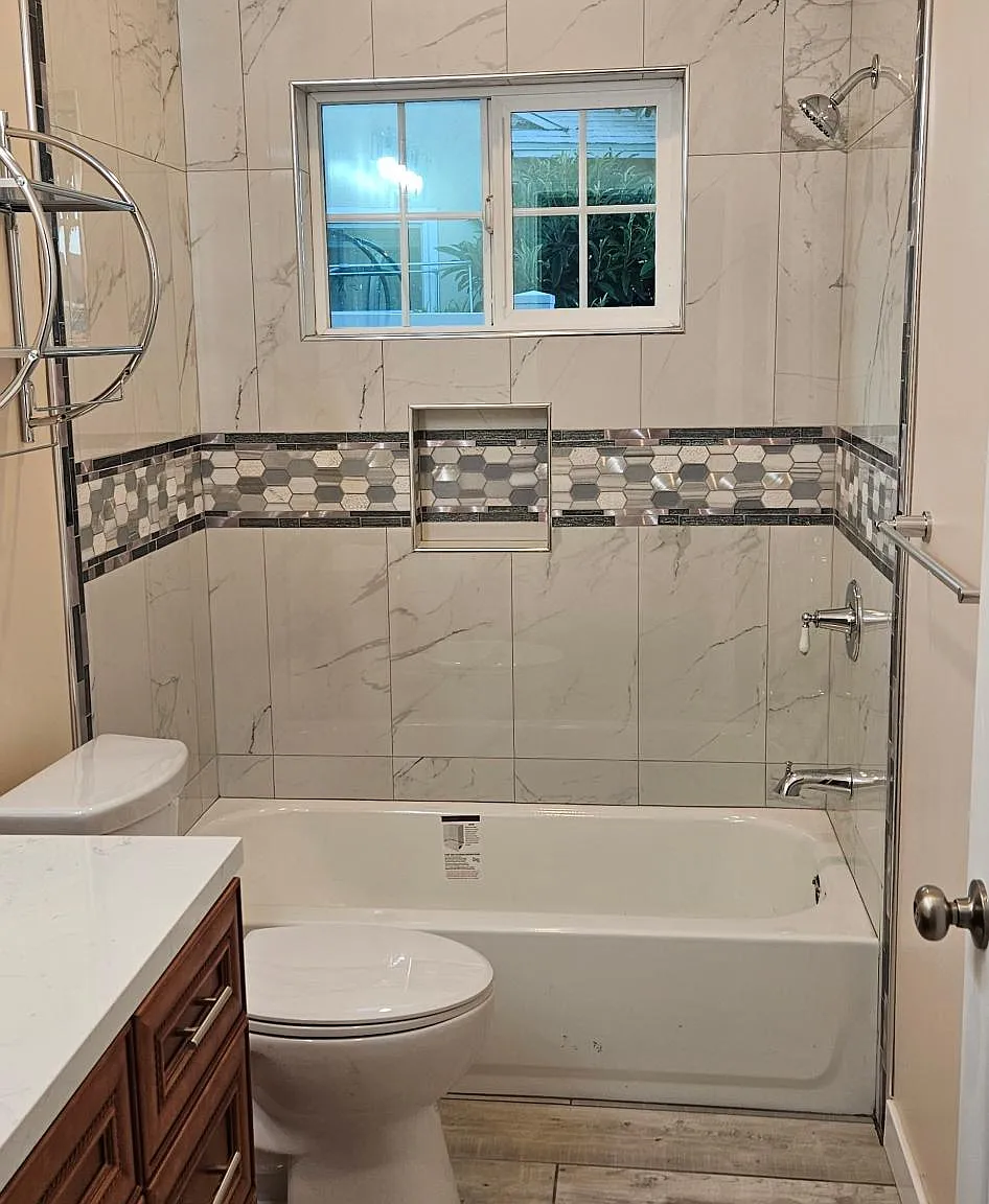 23113 Huber Ave — Photo 2