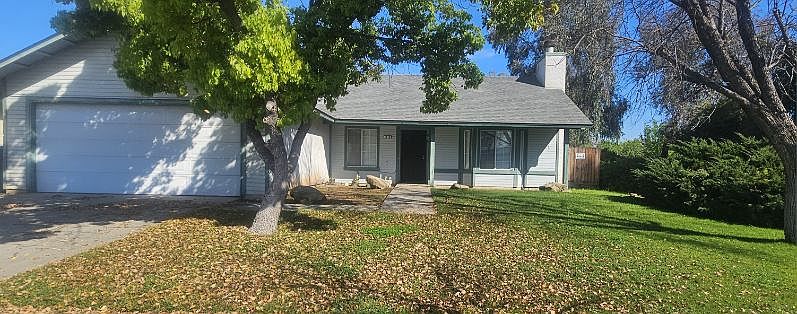 1st image of 1010 W Minarets Ave
