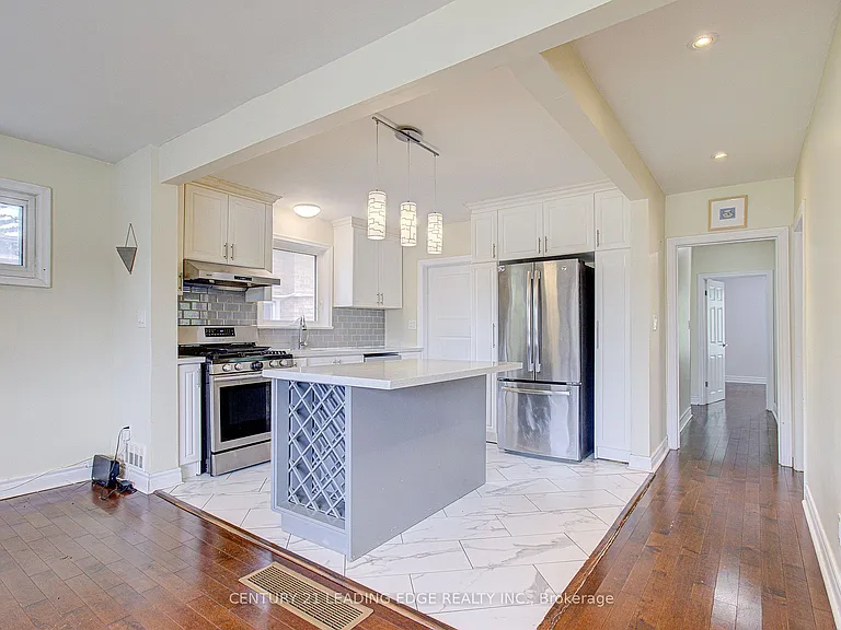 124 Haileybury Dr — Photo 7