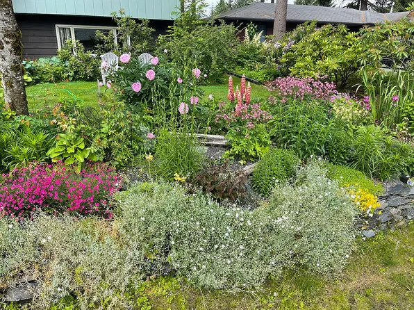 3061 Glacierwood Dr, Juneau, AK 99801