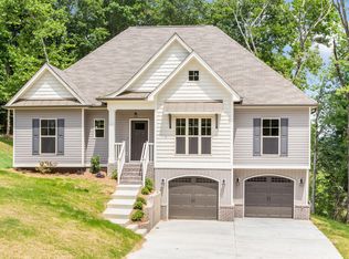 7119 Hunter Forrest Dr, Ooltewah, TN 37363