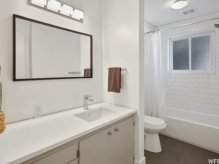 1678 E 1460 N — Photo 12