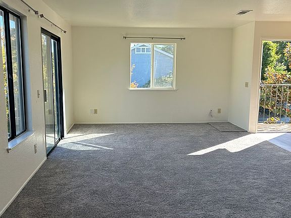 5th image of 1145 N Lincoln St #1145N-4
