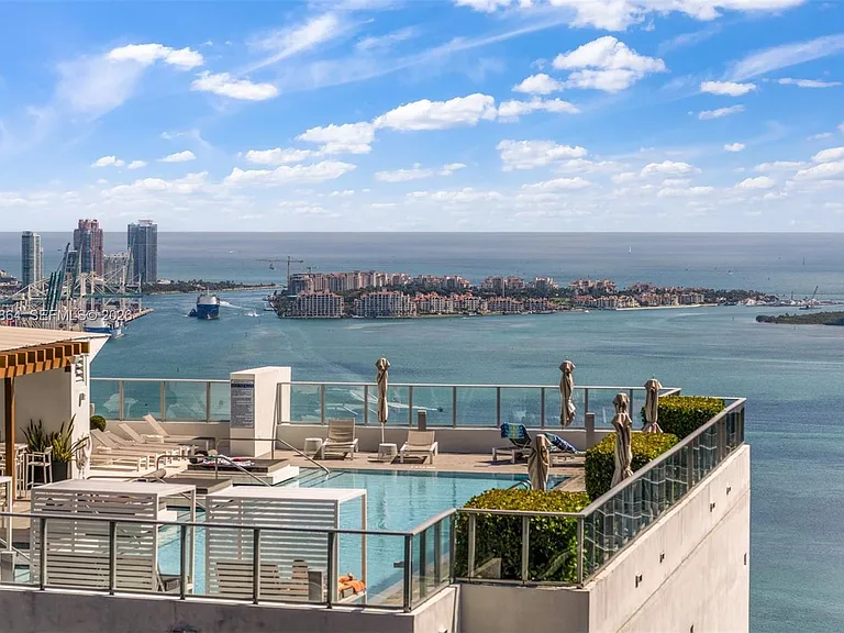 1000 Brickell Plz #Penthouse 5203 — Photo 30
